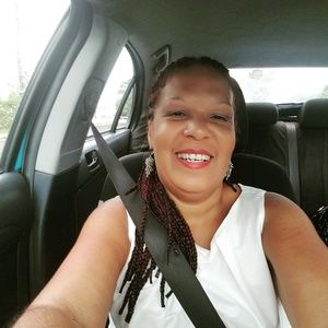 Meet your Posher, Esperanza